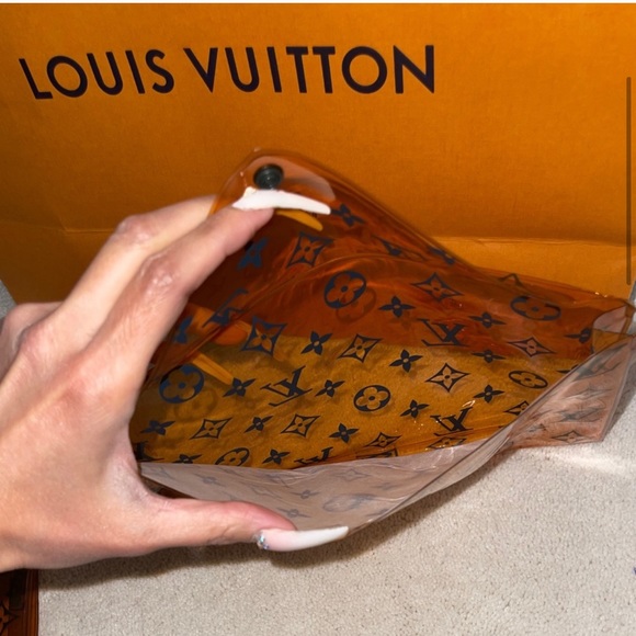 Last 1! - Authentic Louis Vuitton Monogram Clear Clutch Pouch ⚠️ with NO BOX ⚠️ - Picture 5 of 11